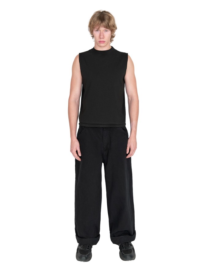 NO SLEEVES TEE